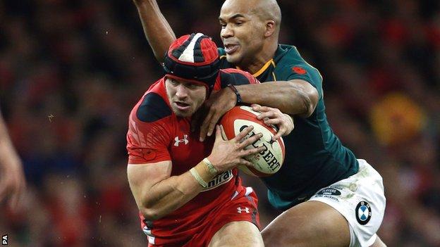 Leigh Halfpenny in action for Wales against South Africa