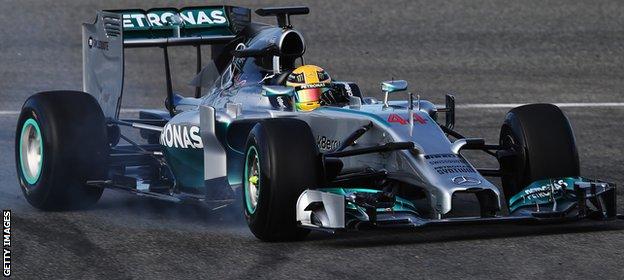 Hamilton out on the Jerez track before his crash