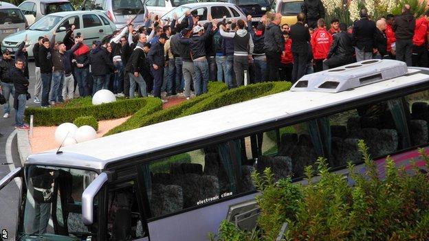 Nocerina Ultras surround the team bus at 'derby of hate' game
