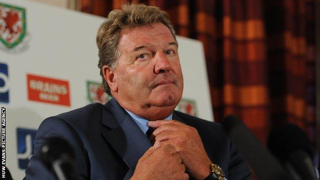 John Toshack 'shocked' by timing of Laudrup's Swansea sacking - BBC Sport