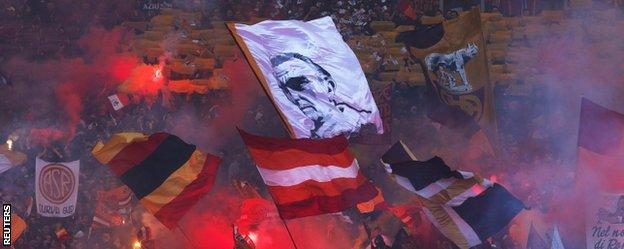 Roma fans