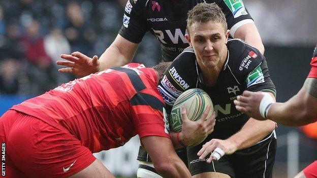 Six Nations 2014: Ashley Beck signs new Ospreys deal - BBC Sport