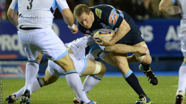 Gethin Jenkins gets into the action for Cardiff Blues against Glasgow