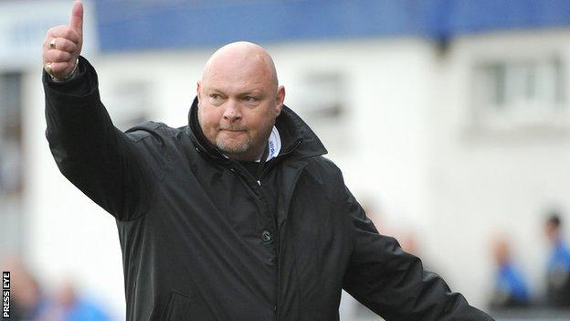 Linfield manager David Jeffrey is calling for supporters to get behind their team at the Oval