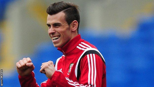 Gareth Bale in Wales training