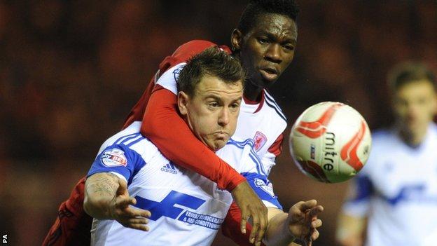Middlesbrough's Kenneth Omeruo and Nottingham Forest's Simon Cox