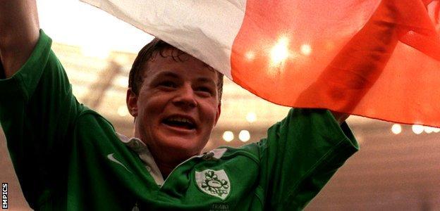 O'Driscoll with the Ireland flag