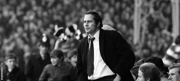 McGuinness takes charge of United for Division One game against Spurs in 1970