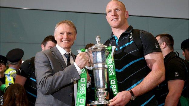 Ireland coach Joe Schmidt and captain Paul O'Connell with the Six Nations trophy