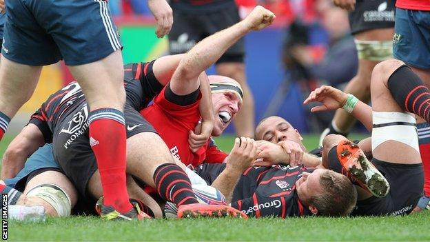 Paul O'Connell celebrates his try for Munster