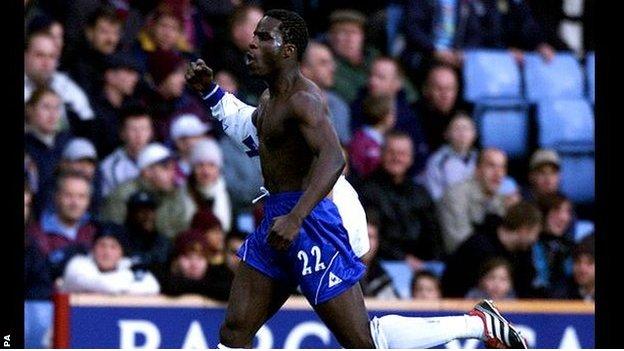 Ade Akinbiyi celebrates scoring for Leicester