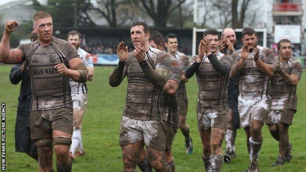 Pontypridd players celebrate victory over Cornish Pirates