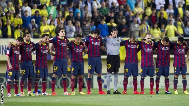 Barcelona's players looked emotional during a minute's silence for their former coach Vilanova