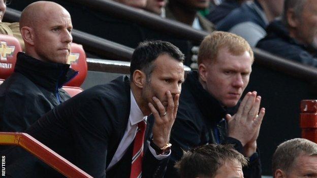 Nicky Butt (l), Ryan Giggs and Paul Scholes