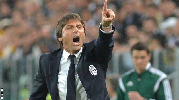 Juventus coach Antonio Conte criticises Mark Clattenburg