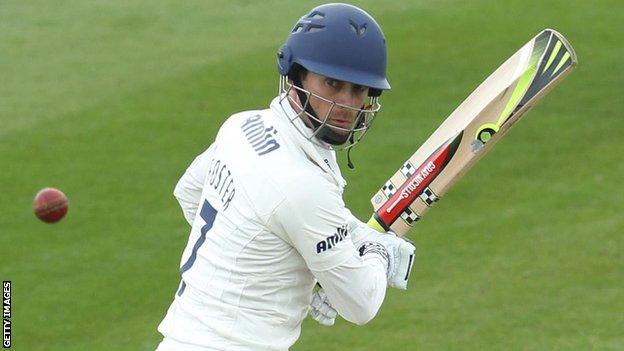 Leicestershire V Essex Foxes Fold After James Foster Century Bbc Sport 