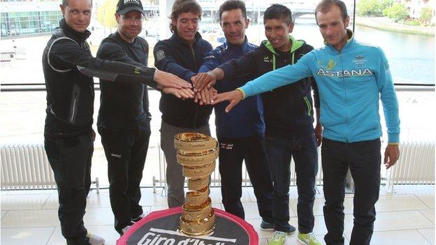 (l-r) Nic Roche, Cadel Evans, Rigoberto Uran, Michele Scarponi, Nairo Quintana and Joaquim Rodriguez with the Giro trophy