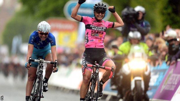 Rosella Ratto (right) wins stage two of the Tour of Britain