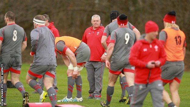 Warren Gatland at a Wales training session
