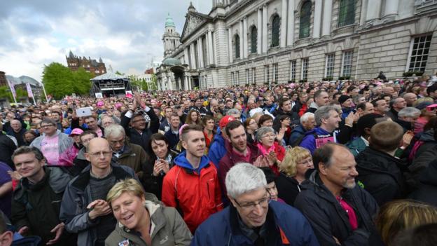 The Giro d'Italia riders received a warm welcome at the opening ceremony outside the City Hall in Belfast on Thursday evening