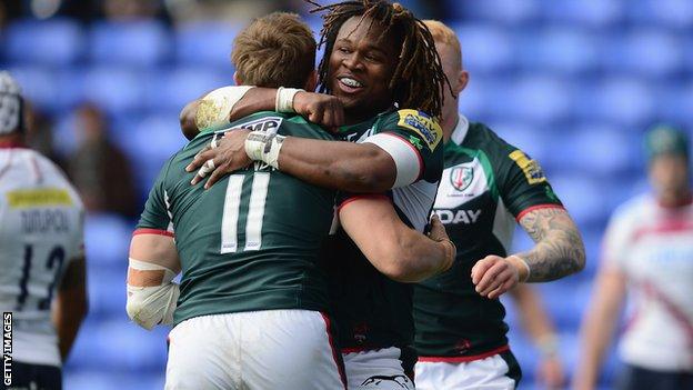 Andrew Fenby celebrates his first try with Marland Yarde.