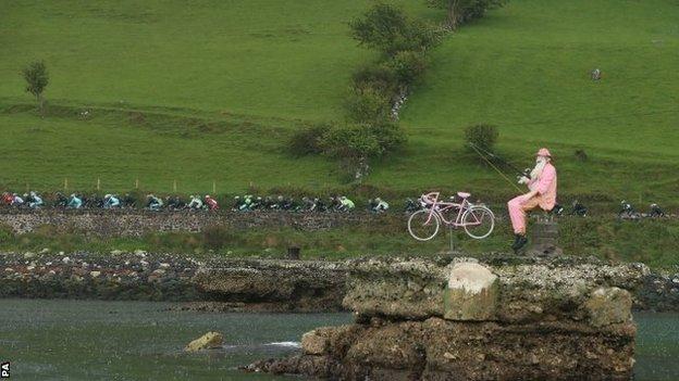 Giro d'Italia riders in Northern Ireland
