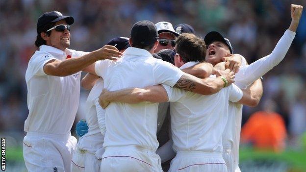 England Test team celebrates