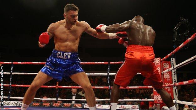 Nathan Cleverly (L) in action against Shawn Corbin