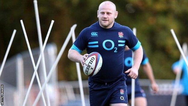 Leicester Tigers prop Dan Cole in action