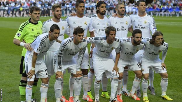Real Madrid team line-up before kick off