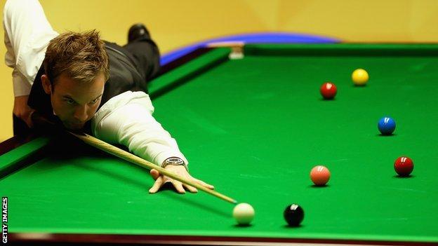 Ali Carter Snooker Player Upbeat As He Starts Lung Cancer Treatment Bbc Sport 