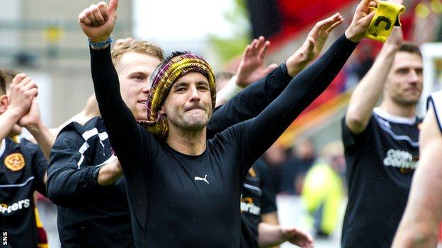 Skipper Keith Lasley signs new contract at Motherwell - BBC Sport