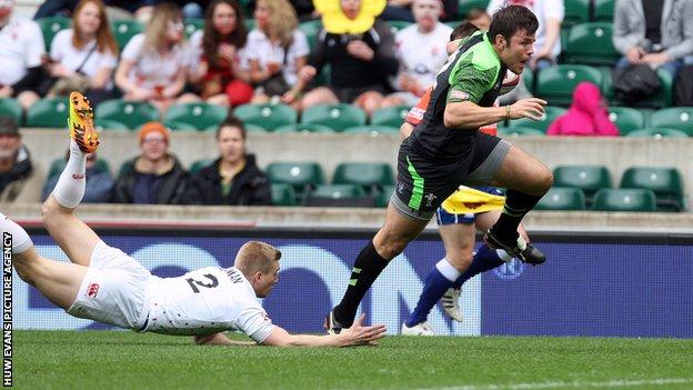 Adam Thomas scores for Wales Sevens against England