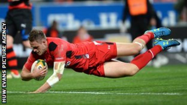 Cory Allen scores Wales' second try