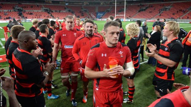 Wales players are applauded off the pitch by their EP Kings opponents following their 34-12 win in Port Elizabeth.