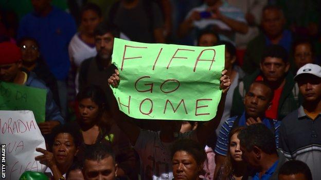 On 4 June in Sao Paulo, members of social movements took part in the so-called 'World Cup without the people, I'm in the street again' protest against the World Cup