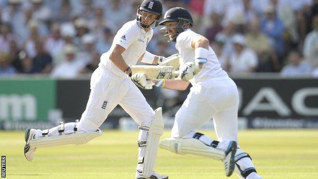 Joe Root and Matt Prior during their unbroken 135 partnership against Sri Lanka at Lord's