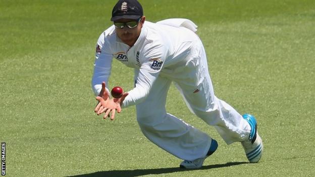 Ian Bell takes a catch during the third Ashes Test in Australia last year