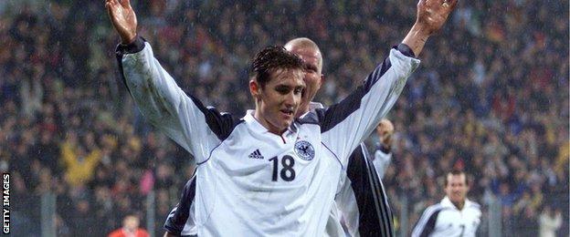 Miroslav Klose scores the winning goal on his debut against Albania on 24th March 2001