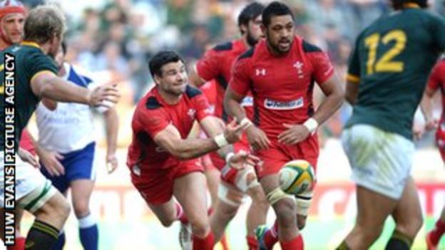 Mike Phillips and Taulupe Faletau