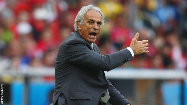 Vahid Halilhodzic at the side of pitch