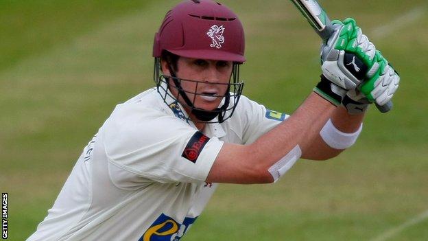 Craig Kieswetter: Somerset wicketkeeper signs new deal - BBC Sport