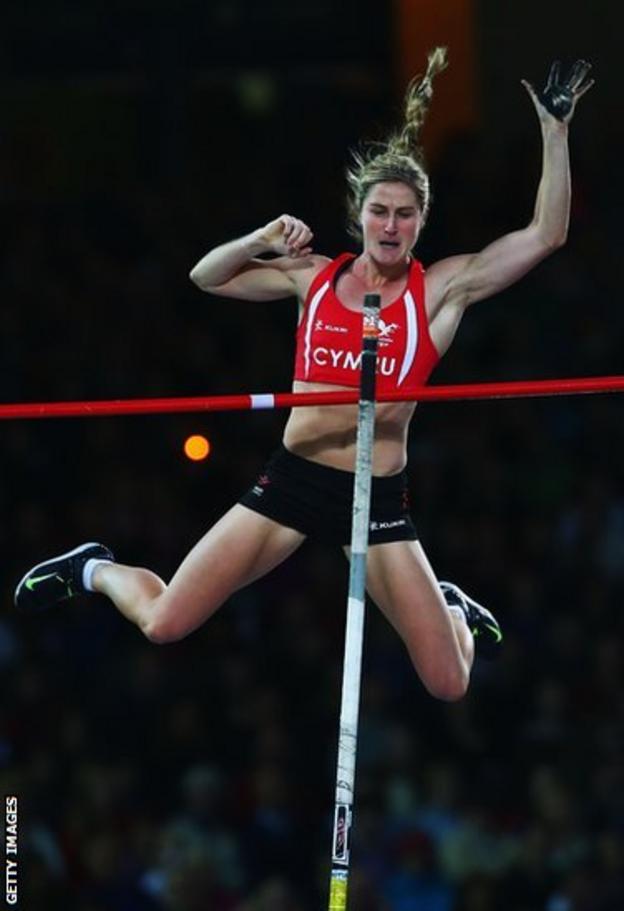 Sally Peake won pole vault silver for Wales on the final night of track and field at Hampden Park.