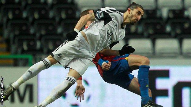 Chico Flores could continue a Spanish exodus from Swansea City after Michu left for Napoli on loan and Alejandro Pozuelo joined Rayo Vallecano