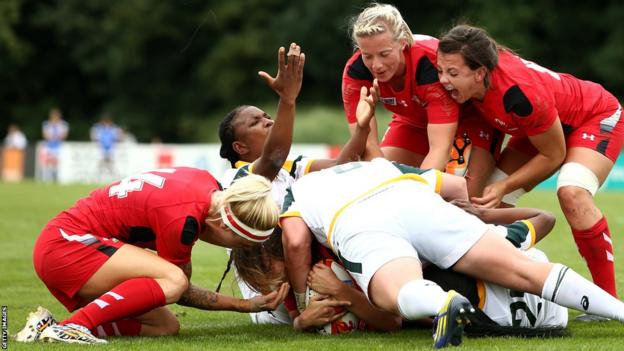 Sioned Harries goes over for Wales Women against South Africa Women at the Rugby World Cup in France