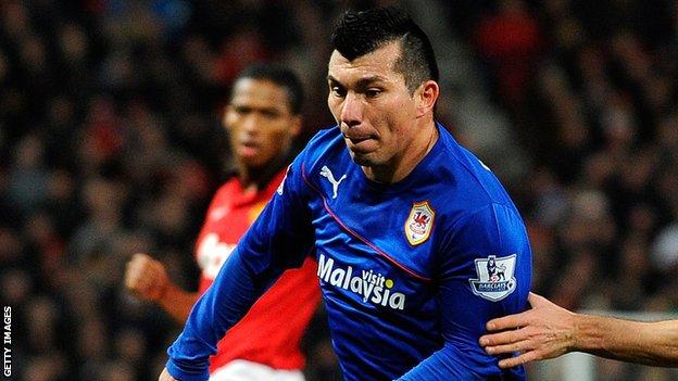 Chile midfielder Medel joins Inter Milan from Cardiff City