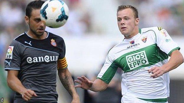 Charlie I'Anson (right) in action for Elche