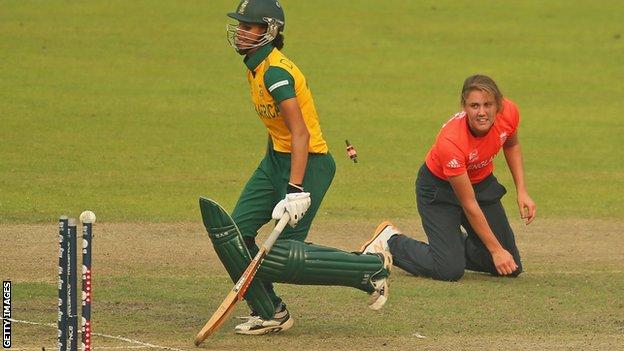 Natalie Sciver runs out South Africa's Moseline Daniels