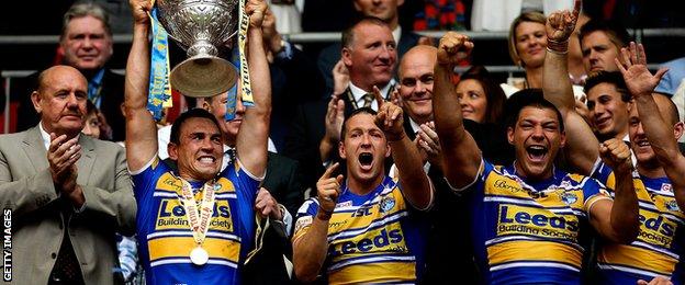 Kevin Sinfield lifts the Challenge Cup