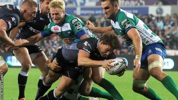 Jeff Hassler goes over for a try